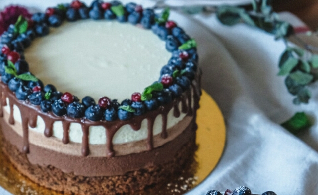 Здравословни торти с плодове и шоколад
