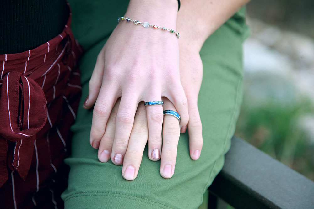 Проучване на основните разлики между мъжки и дамски пръстени - дизайн